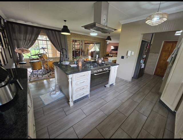 3 BEDROOM HOUSE FOR SALE IN THREE RIVERS PROPER